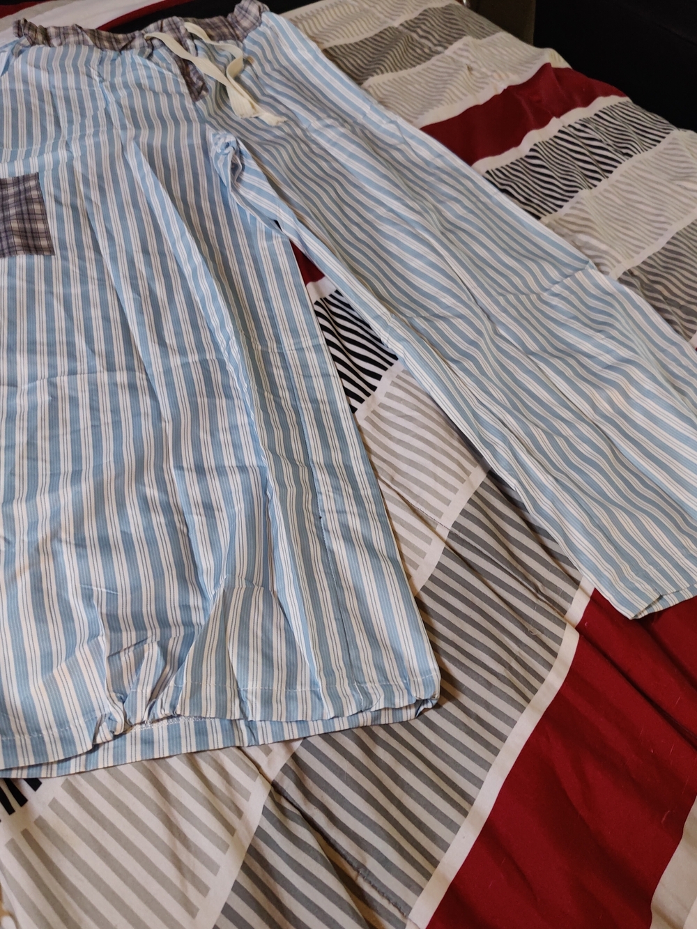 NEW size Medium Unbranded Blue and White Striped Pajama Set with Patch Pockets - Picture 9 of 13